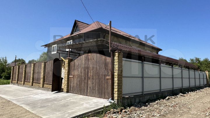 Дом 236,7 м² на участке 7 сот.