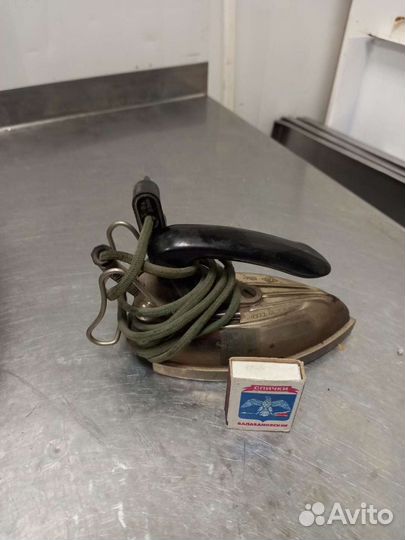 Утюг старинный