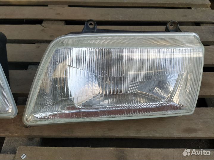 Опель Фронтера Фара передняя