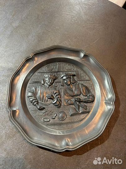 Оловянная тарелка