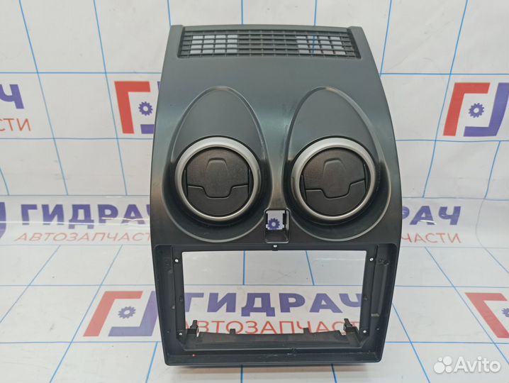 Накладка на торпедо центральная Nissan Qashqai (J1