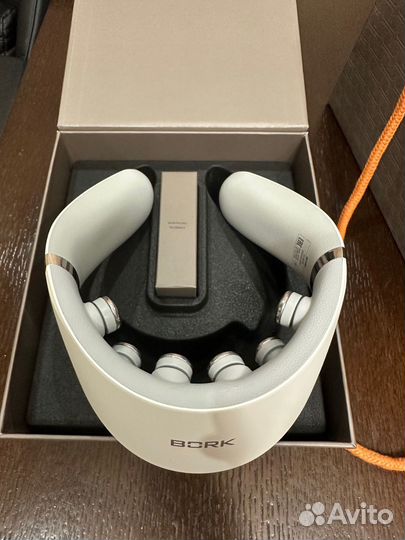 Массажер для шеи bork D619