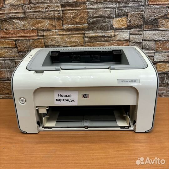 Лазерный принтер HP LaserJet P1102+Новый картридж