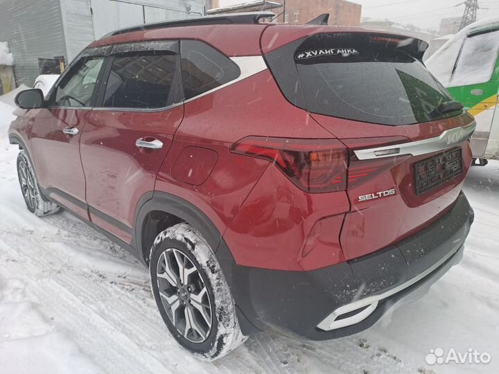 Kia Seltos 2.0 CVT, 2022, битый, 52 000 км