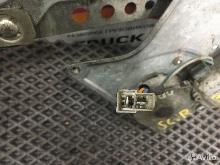 Стеклоподъемник электрический правый