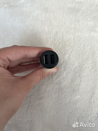 Автомобильное зарядное устройство с кабелем