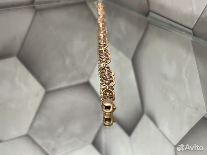 Золотой браслет 585 пробы, массой 5,6 грамма (17см