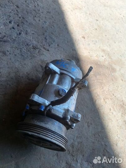 Компрессор кондиционера Renault Scenic 1