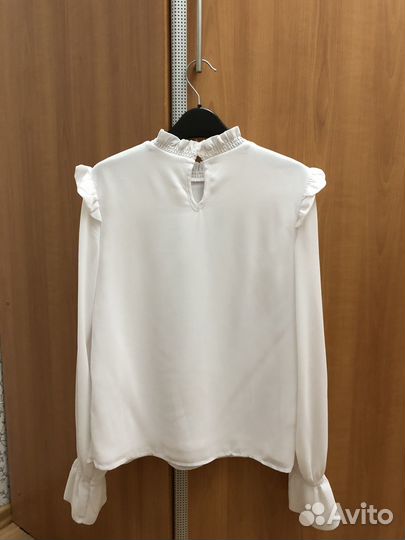 Блузка белая