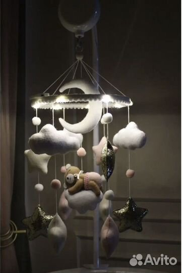 Мобиль на кроватку из фетра с музыкой