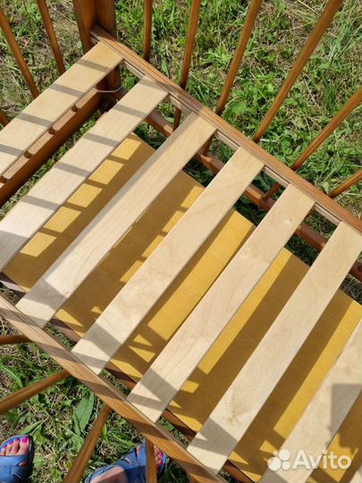 Детская кровать с маятником и ящиком