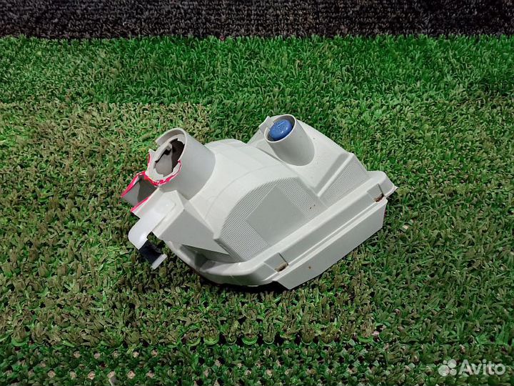 Противотуманная фара задняя левая Toyota Land Crui