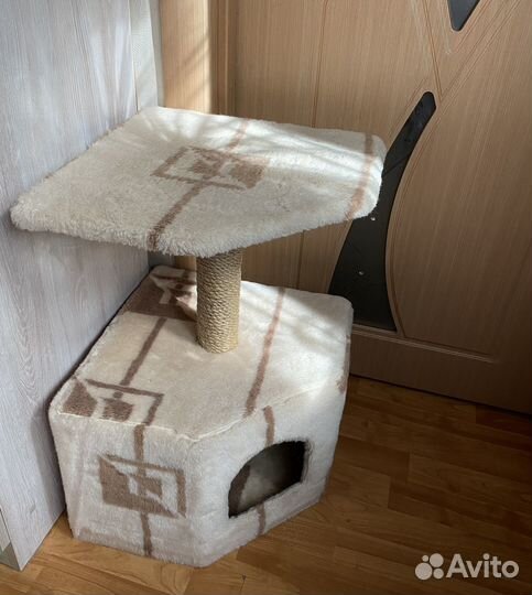 Домик для кошки с когтеточкой