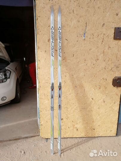 Беговые лыжи с креплением для ботинок