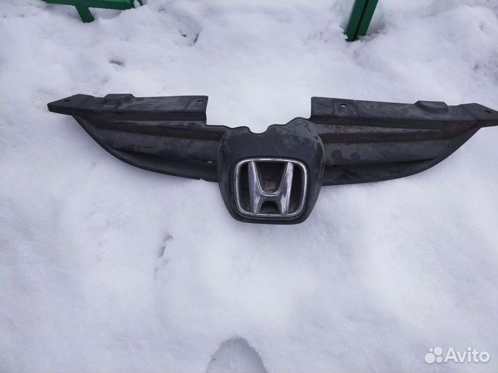 Решетка радиатора Хонда фит ариа