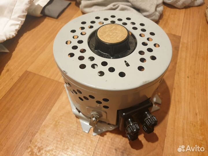 Лабораторный трансформатор