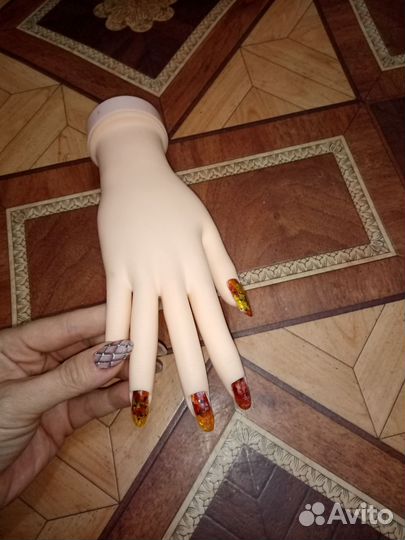 Тренировочная рука для маникюра и моделир ногтей