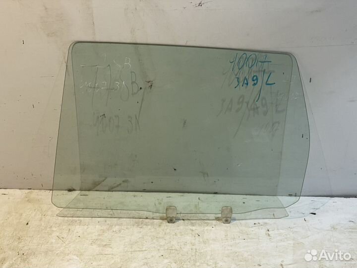 Peugeot 4007 Заднее левое стекло