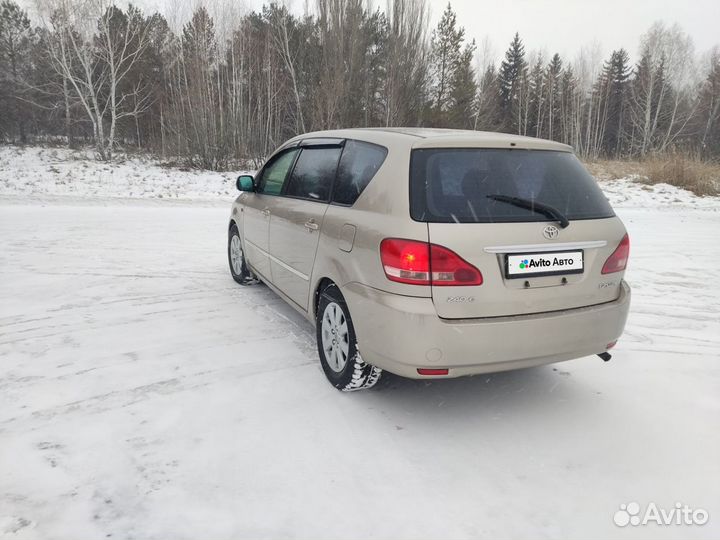 Toyota Ipsum 2.4 AT, 2001, 250 000 км