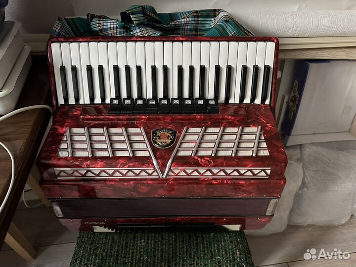 Аккордеон Royal standard Montana
