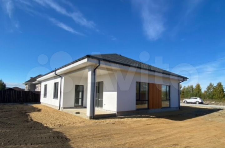 Коттедж 176 м² на участке 10 сот.