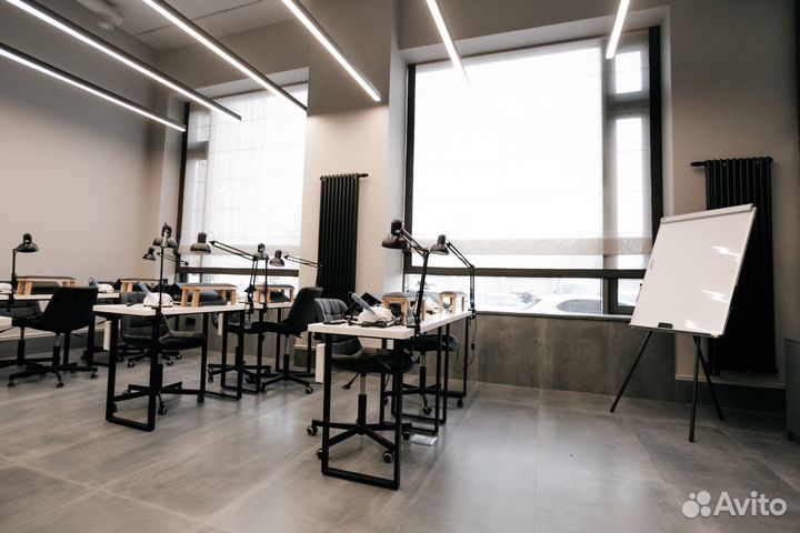 Модель на маникюр / педикюр