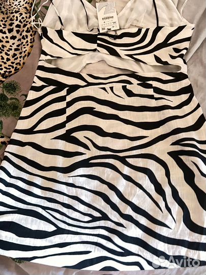Платье с вырезами принт зебра XL zara