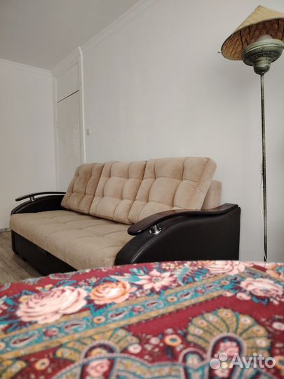 Диван с раскладным механизмом 