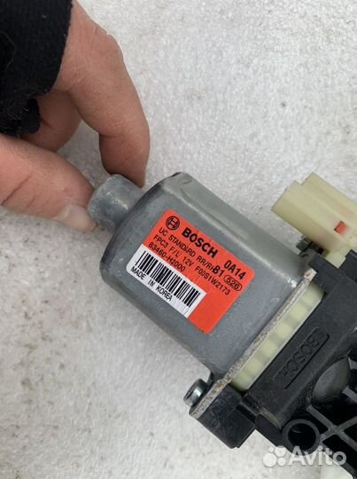 Стеклоподъемник передней правой двери Kia Rio 4