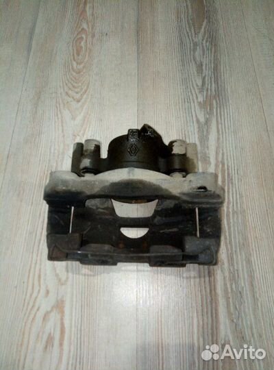 Суппорт тормозной перед Renault laguna 3 Прав