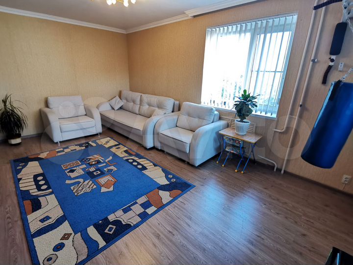 2-к. квартира, 56 м², 2/5 эт.