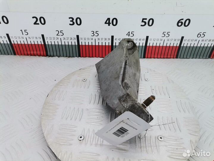 Кронштейн двигателя Volkswagen Golf 3 1997