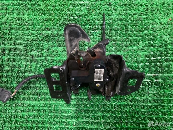 Замок капота Cadillac Escalade