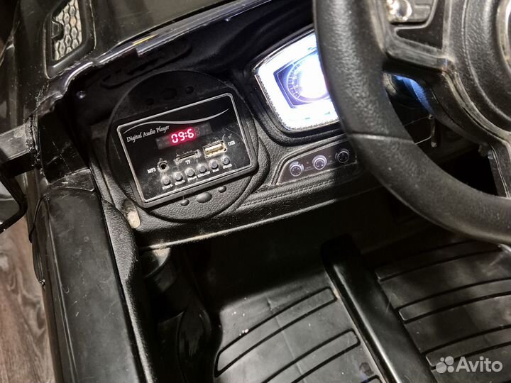 Машинка на пульте управления