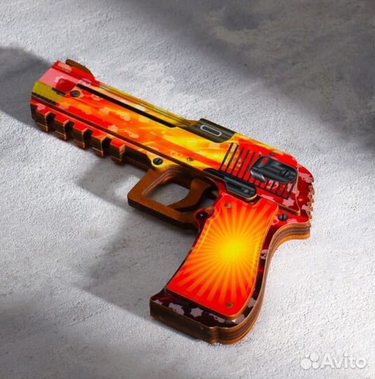 Сувенир деревянный пистолет