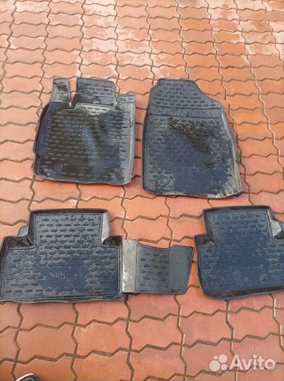 Автомобильные коврики резиновые