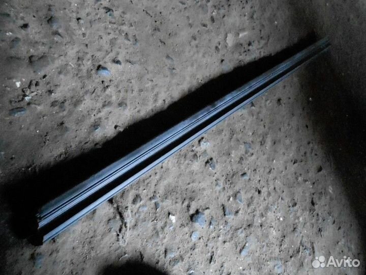 Уплотнитель стекла заднего правого (внутренний ) V