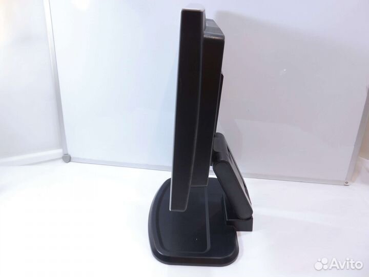 Монитор HP 17