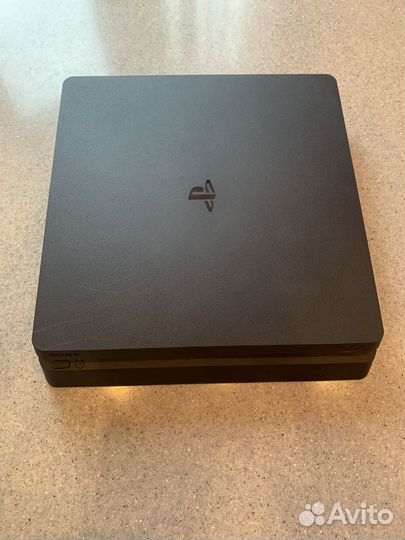 PS 4 slim