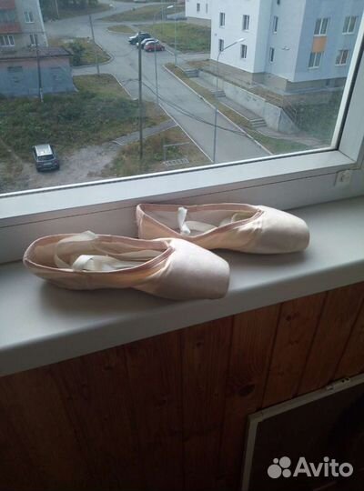 Пуанты и балетки для занятий танцами и гимнастикой