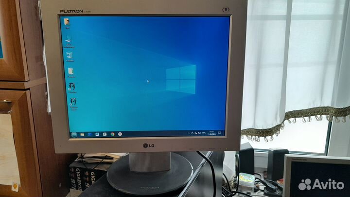Монитор LCD LG 1530S