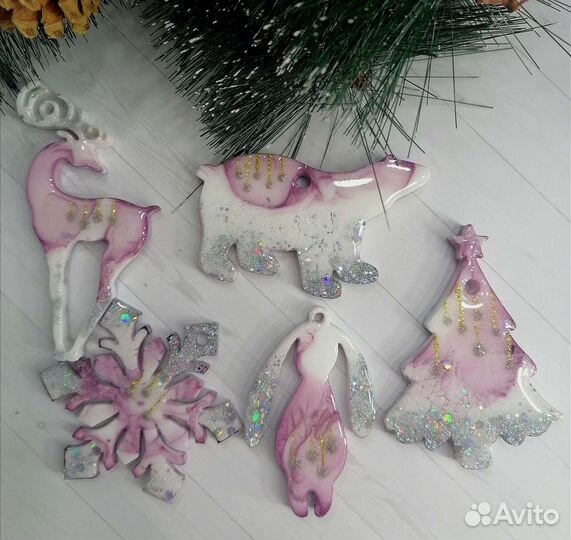 Елочные игрушки с росписью из эпоксидной смолы