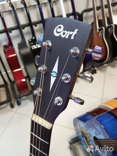 Акустическая гитара Cort Earth 70