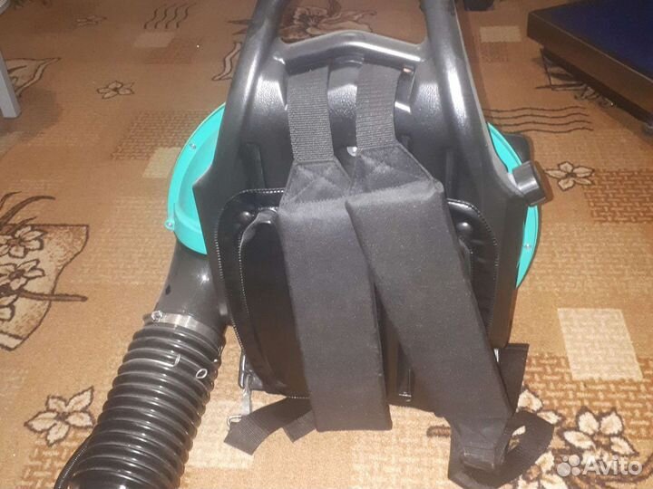 Бензиновая воздуходувка