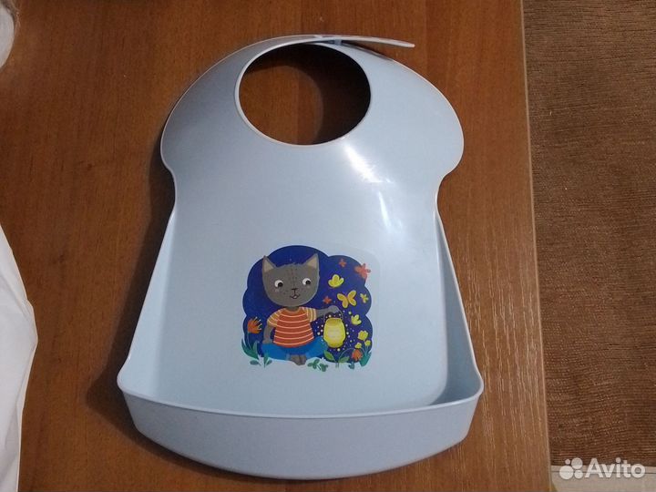 Нагрудник-слюнявчик пластиковый