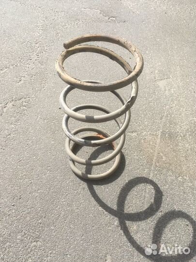 Пружина задняя на Мицубисси Паджеро Спорт