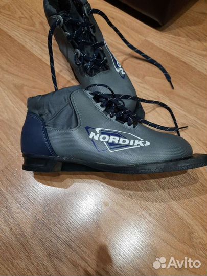 Лыжные ботинки