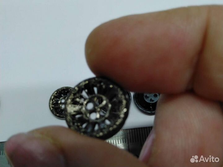 Пуговицы металлические