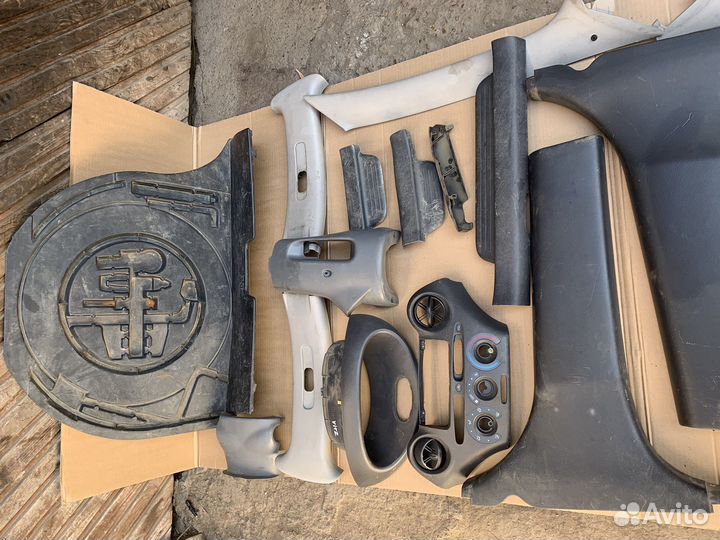 Пластик салона б/у Тойота Витц Toyota Vitz