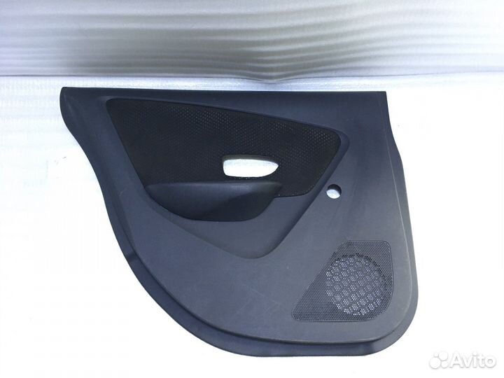 Обшивка двери Nissan Almera G15 зад лево